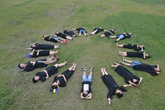 食科中英毕业照